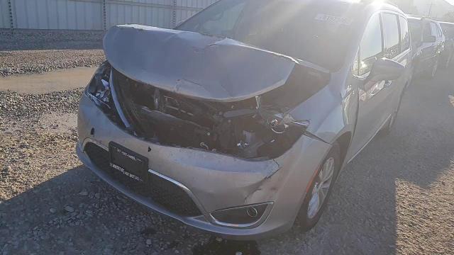 2017 Chrysler Pacifica Touring L VIN: 2C4RC1BG1HR569181 Lot: 81973065