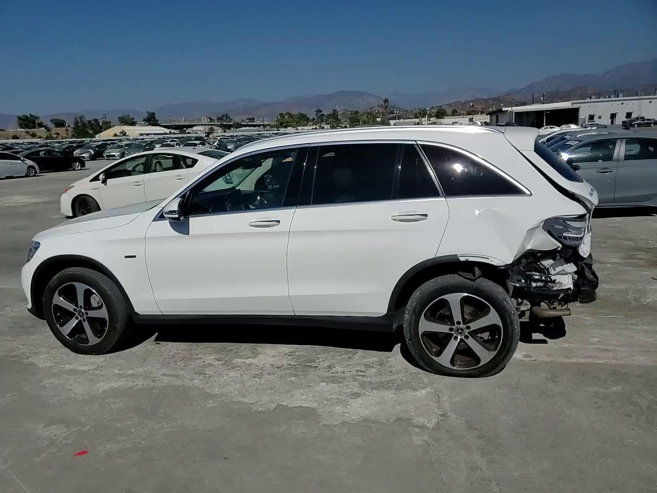 Фото: WDC0G5EB9KF617393