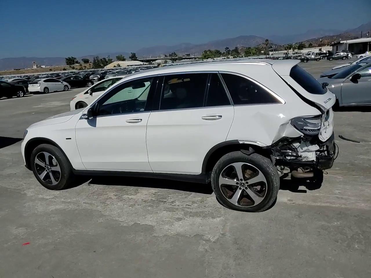 Фото: WDC0G5EB9KF617393