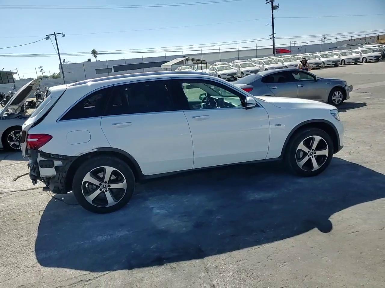 Фото: WDC0G5EB9KF617393