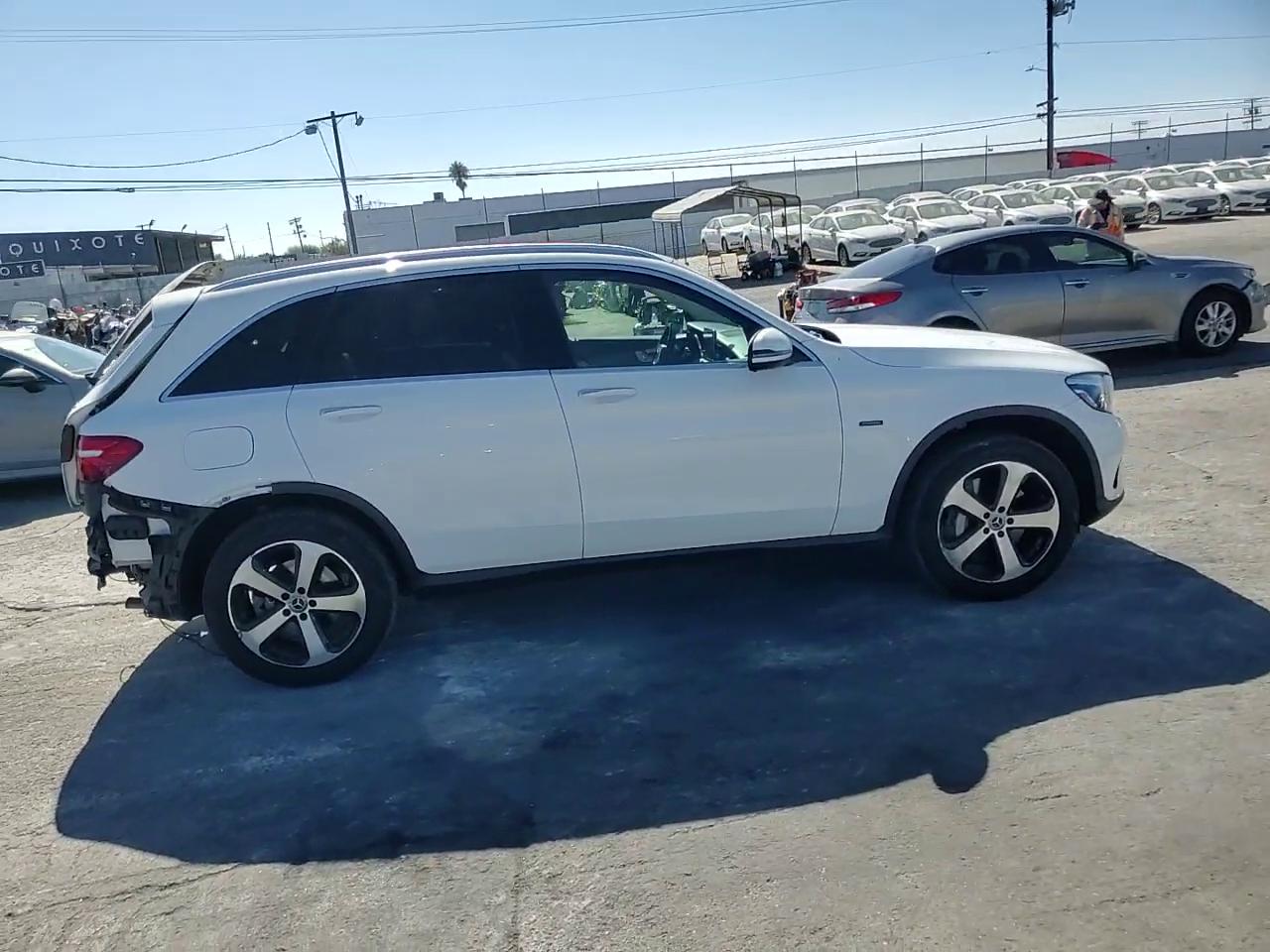 Фото: WDC0G5EB9KF617393