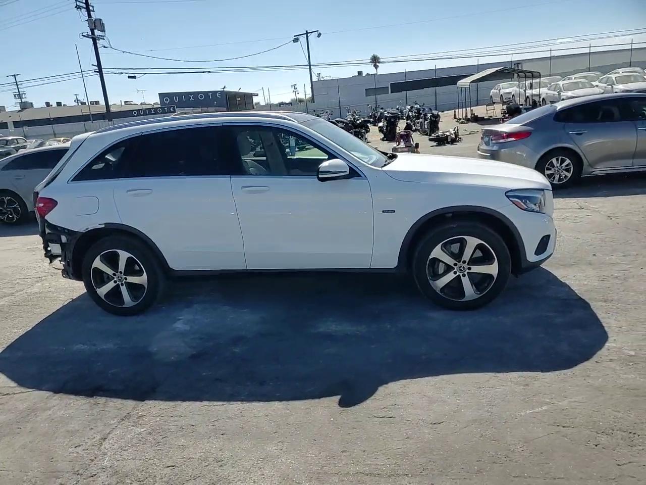 Фото: WDC0G5EB9KF617393