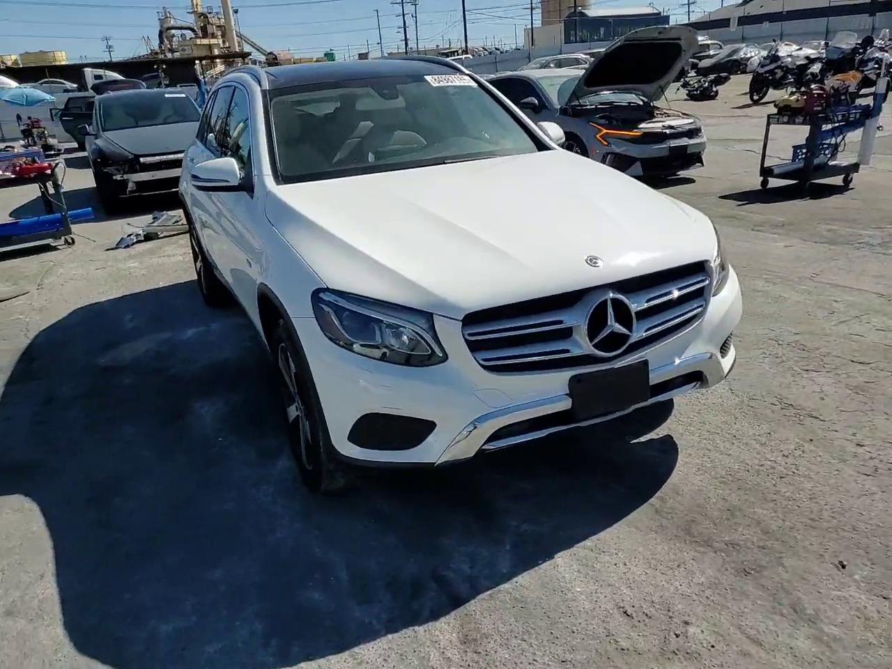 Фото: WDC0G5EB9KF617393