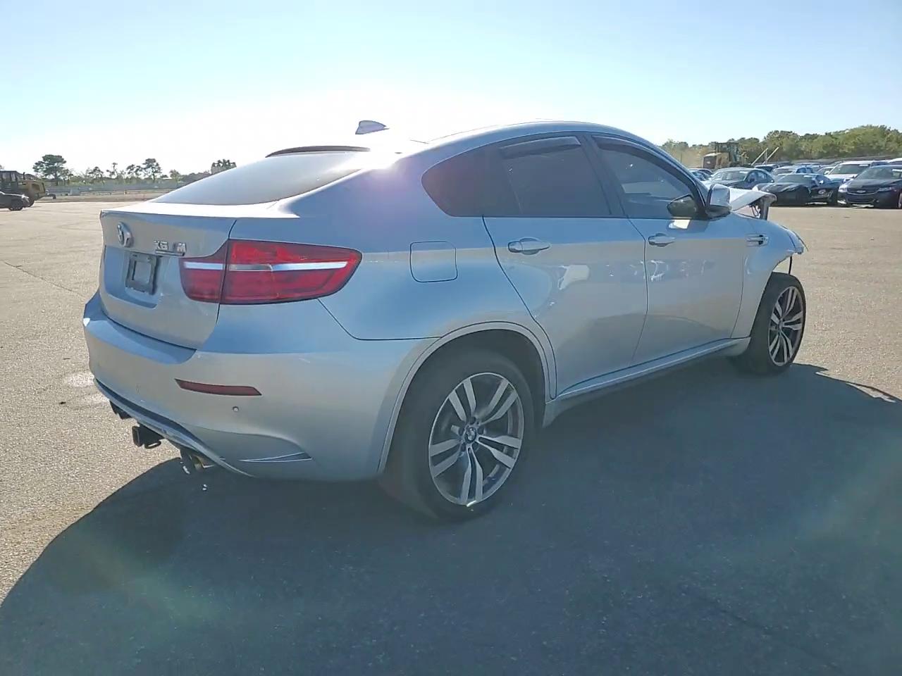 Фото: 5YMGZ0C59E0C40368