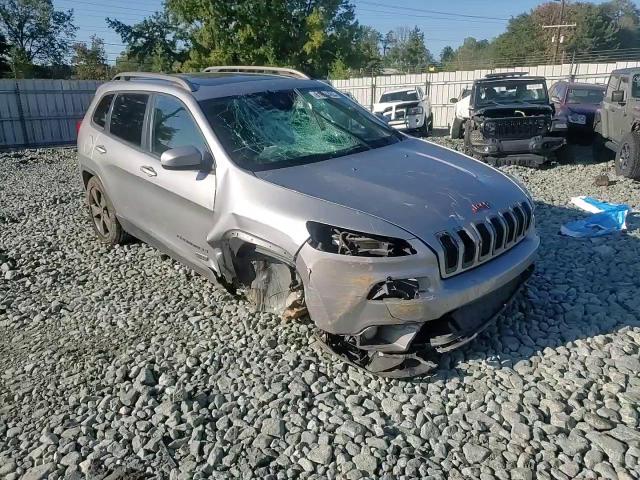 2016 Jeep Cherokee Latitude VIN: 1C4PJLCB6GW369088 Lot: 81874405