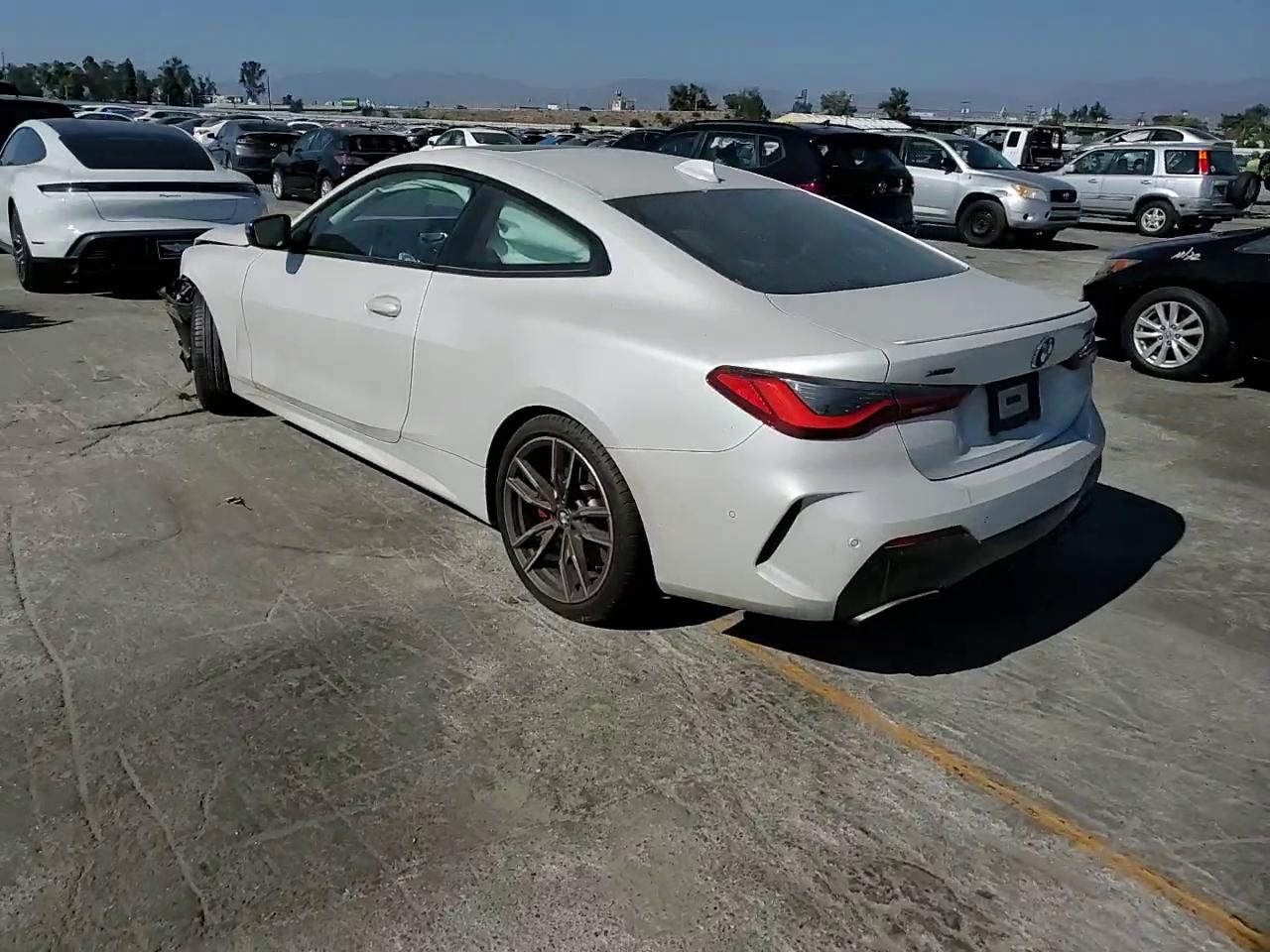 Фото: WBA13AR00MCF78401