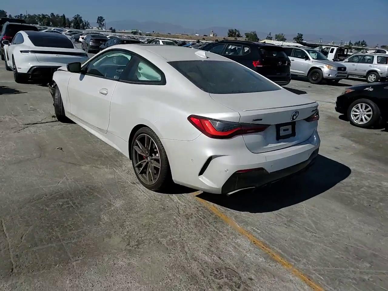 Фото: WBA13AR00MCF78401