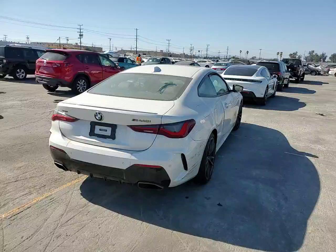 Фото: WBA13AR00MCF78401