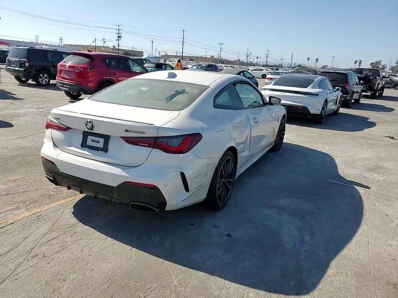 Фото: WBA13AR00MCF78401