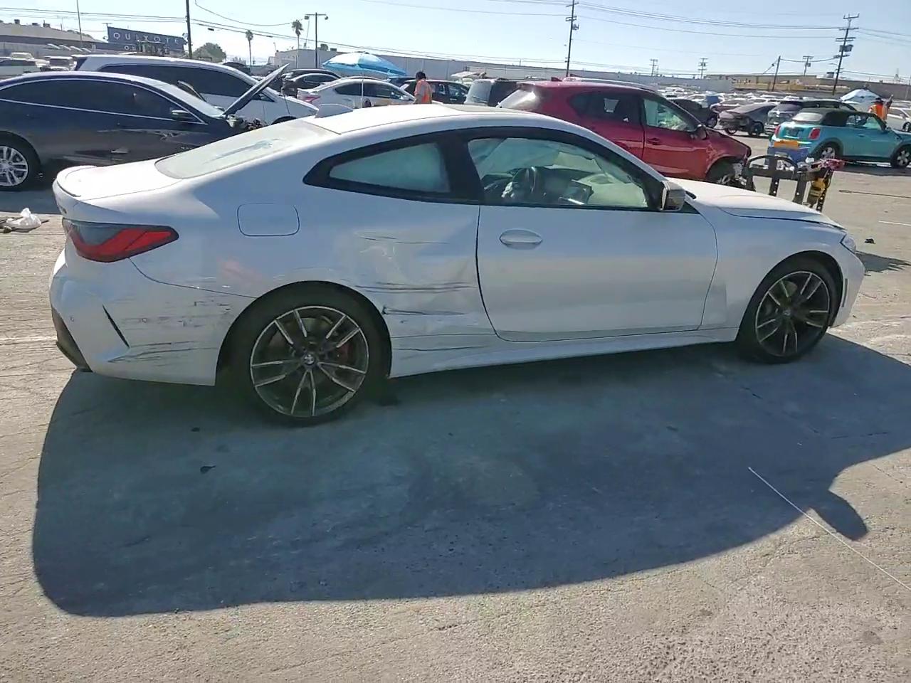 Фото: WBA13AR00MCF78401