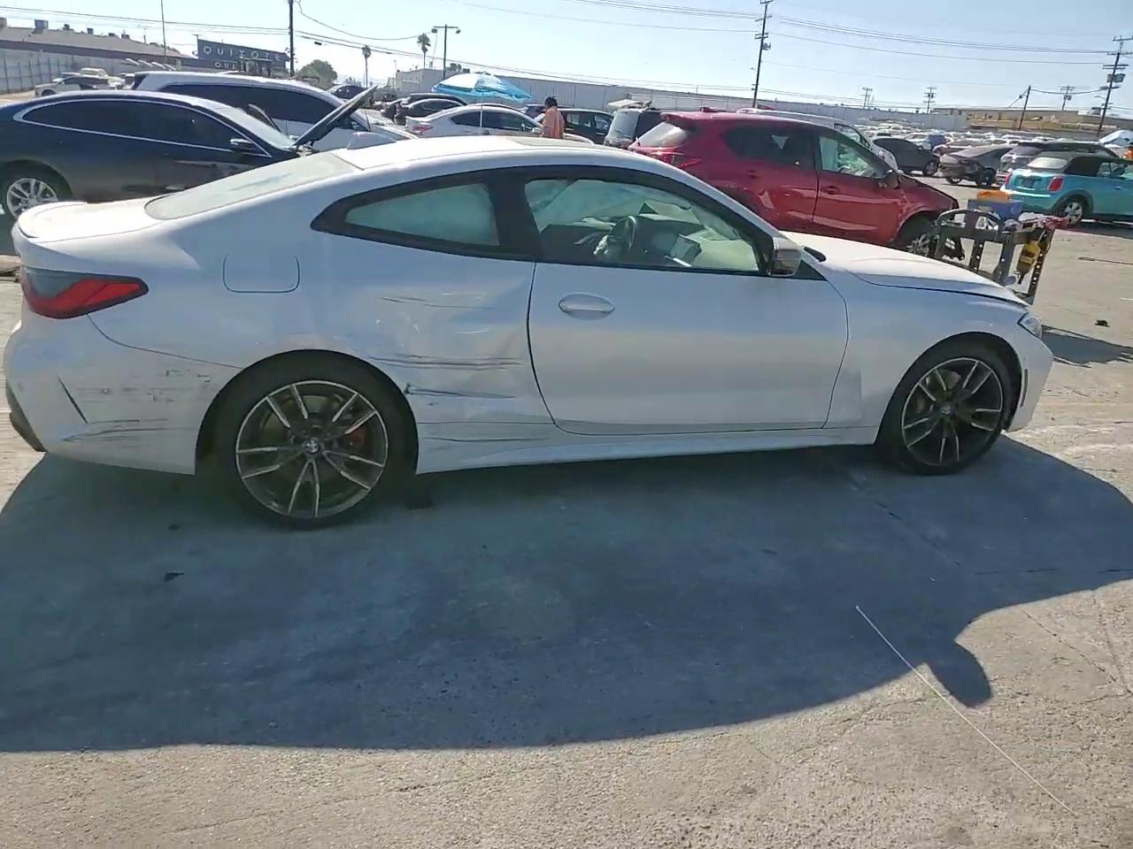 Фото: WBA13AR00MCF78401