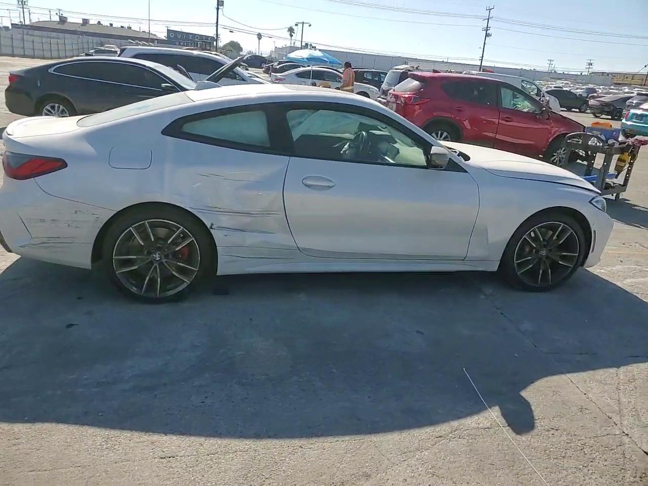 Фото: WBA13AR00MCF78401