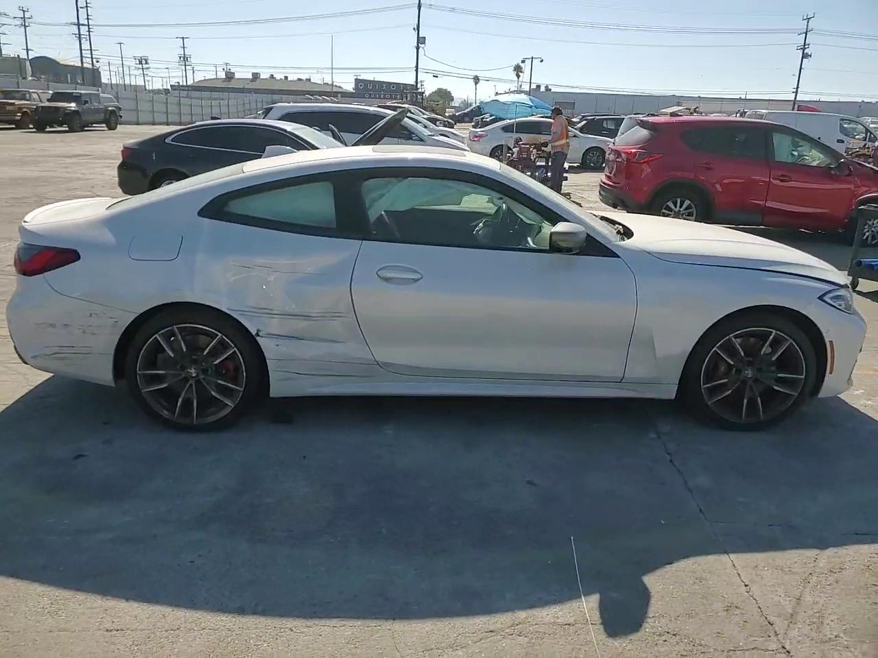 Фото: WBA13AR00MCF78401