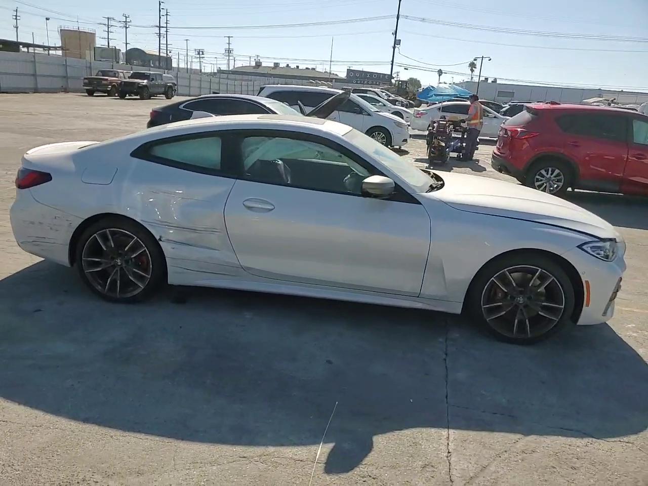 Фото: WBA13AR00MCF78401