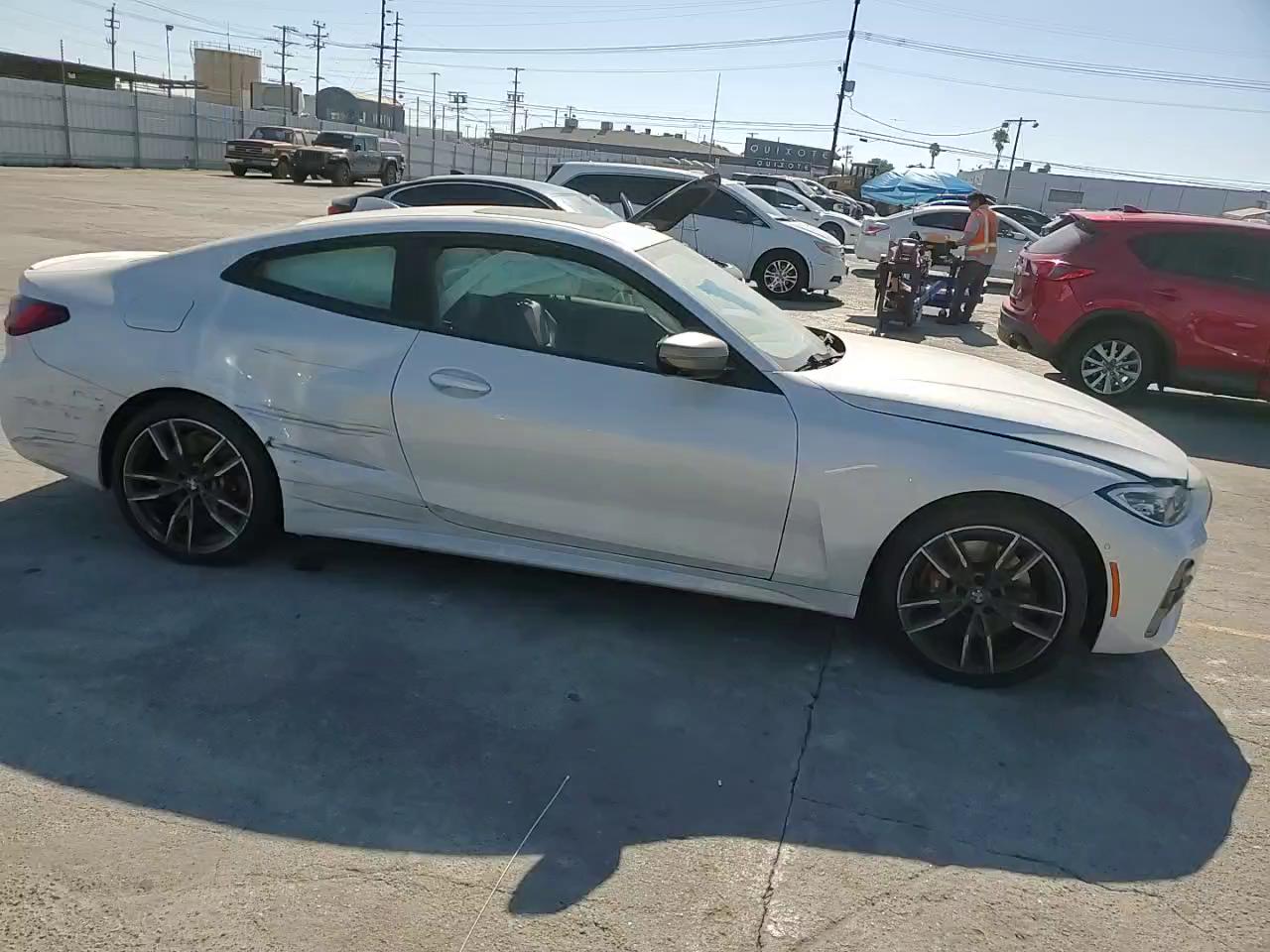 Фото: WBA13AR00MCF78401