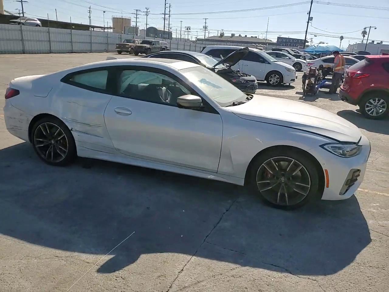 Фото: WBA13AR00MCF78401