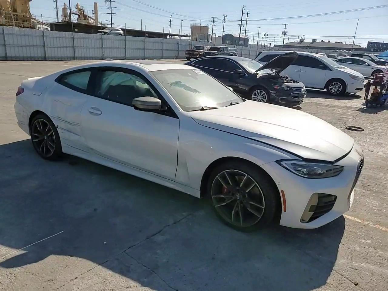 Фото: WBA13AR00MCF78401