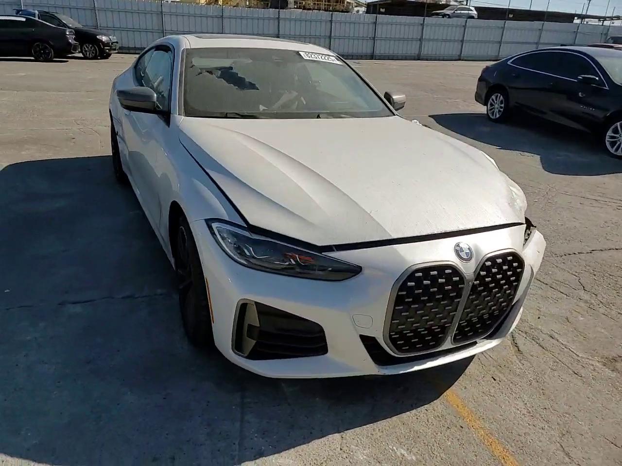 Фото: WBA13AR00MCF78401