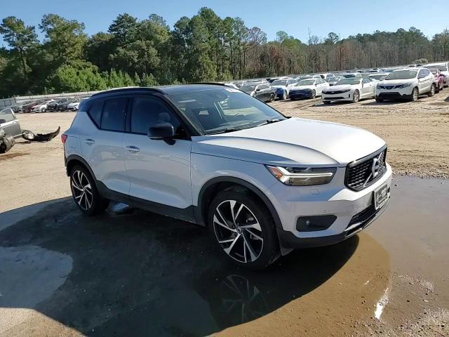 2022 Volvo Xc40 T5 R-Design VIN: YV4162UM1N2646524 Lot: 86639555