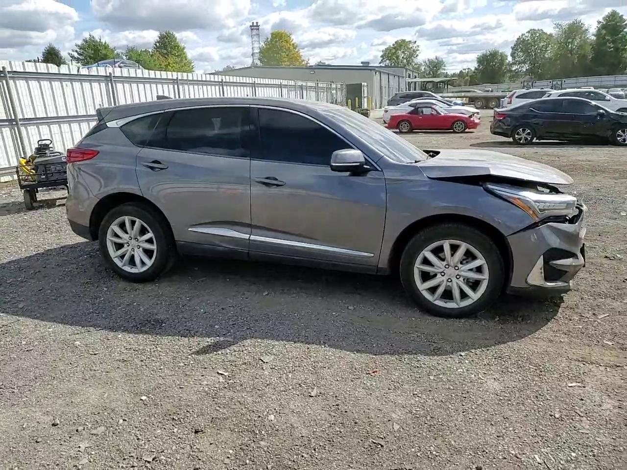 Фото: 5J8TC2H32KL034491