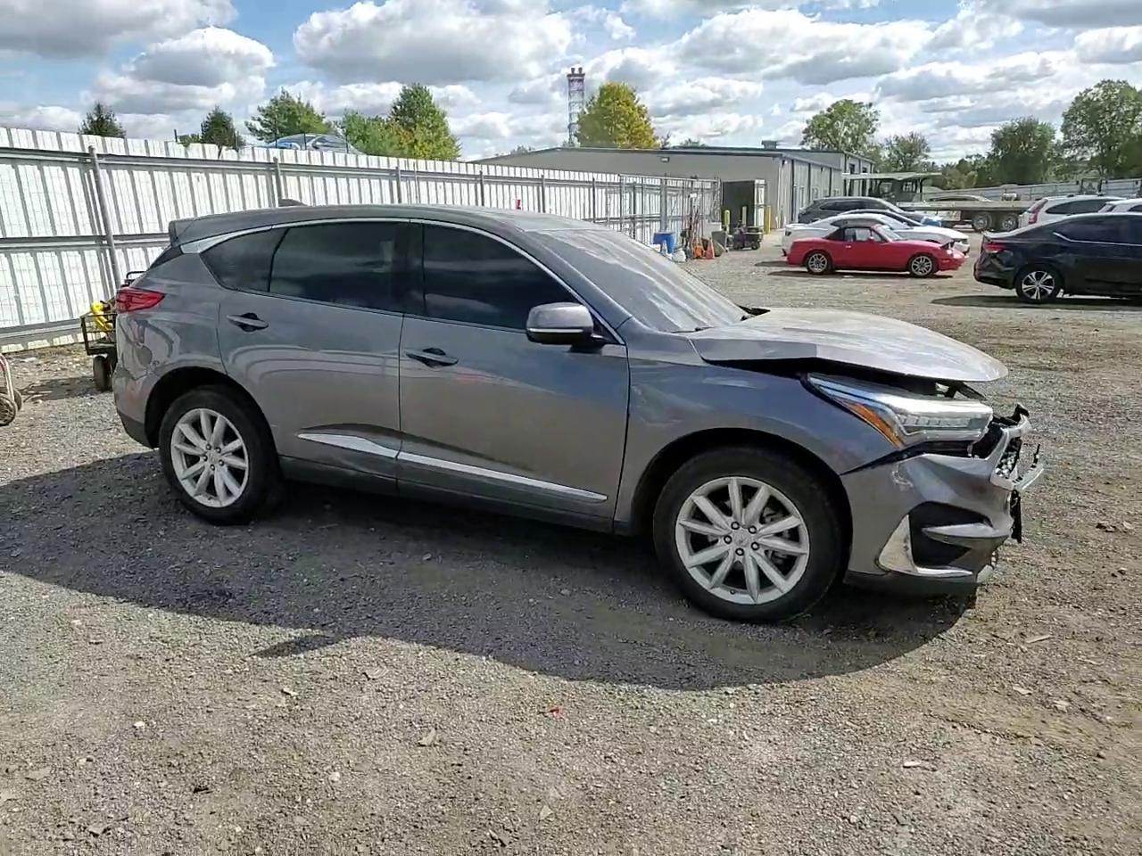 Фото: 5J8TC2H32KL034491