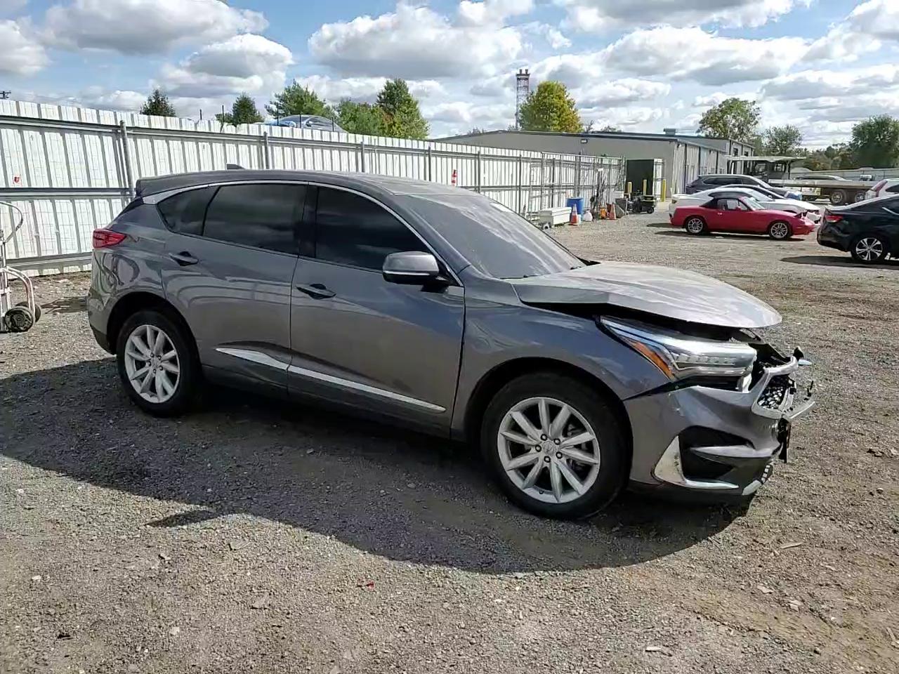 Фото: 5J8TC2H32KL034491