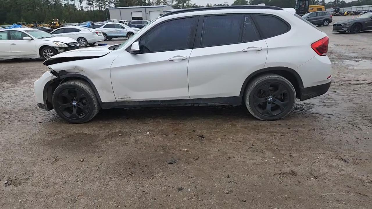 Фото: WBAVM1C52FV316922