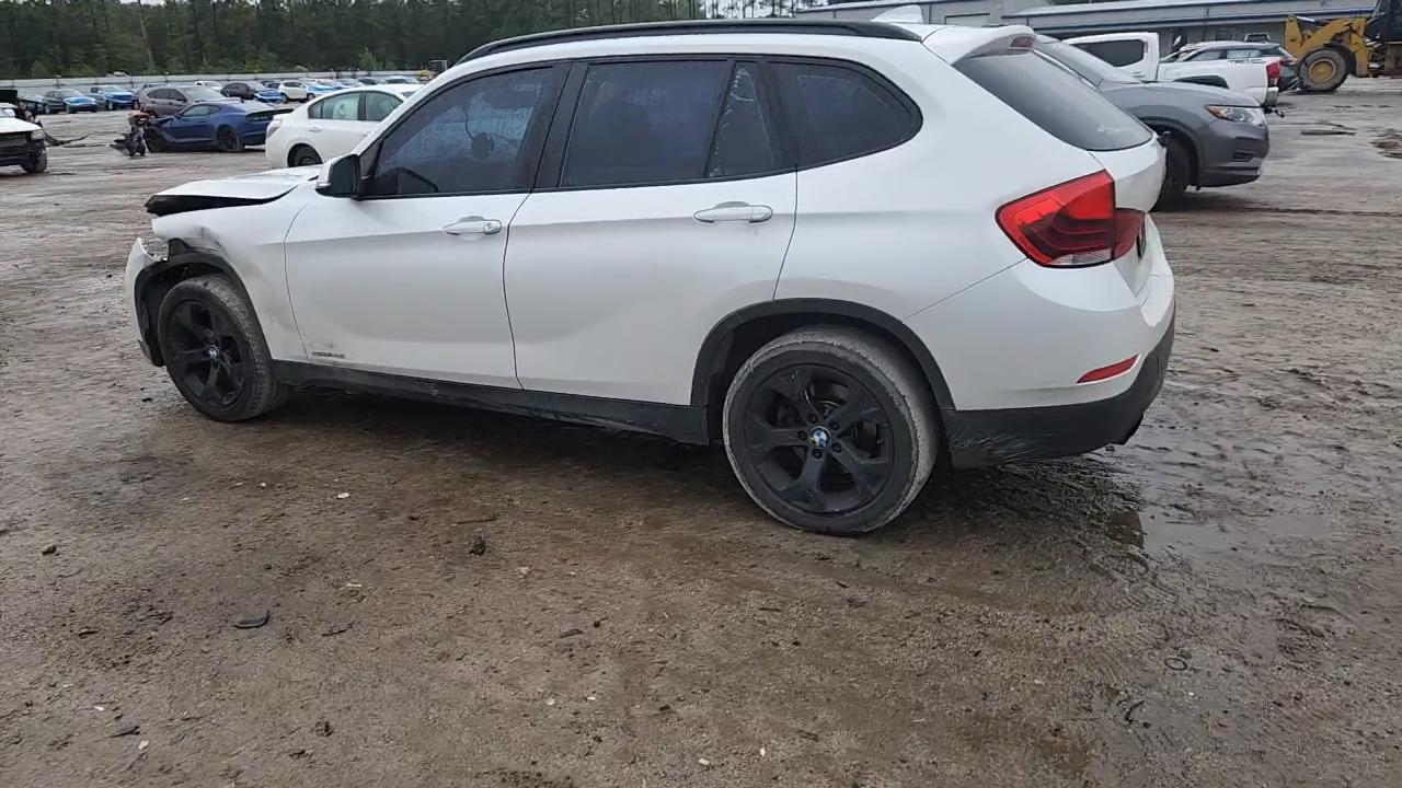 Фото: WBAVM1C52FV316922