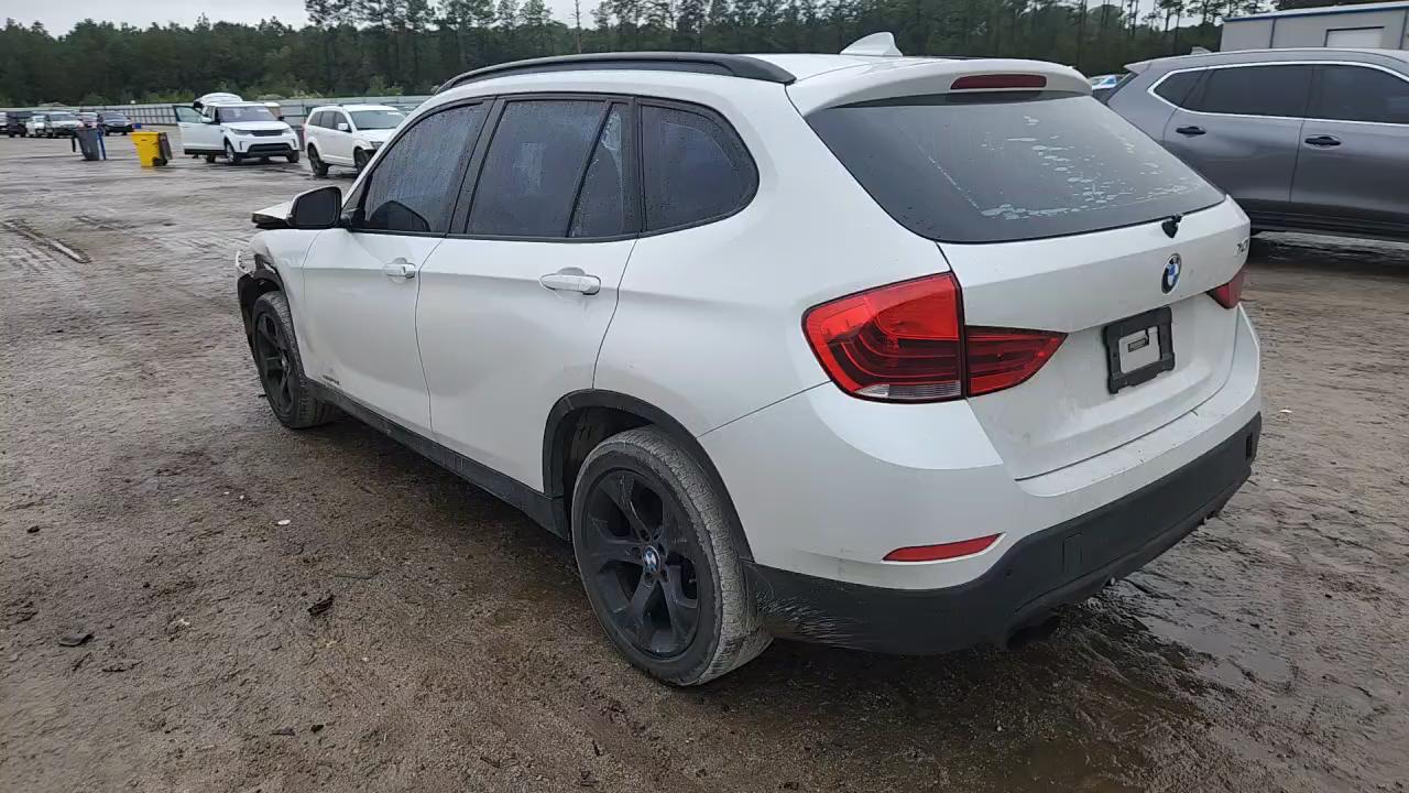 Фото: WBAVM1C52FV316922