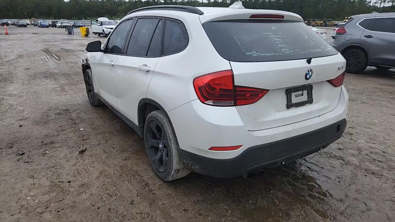 Фото: WBAVM1C52FV316922