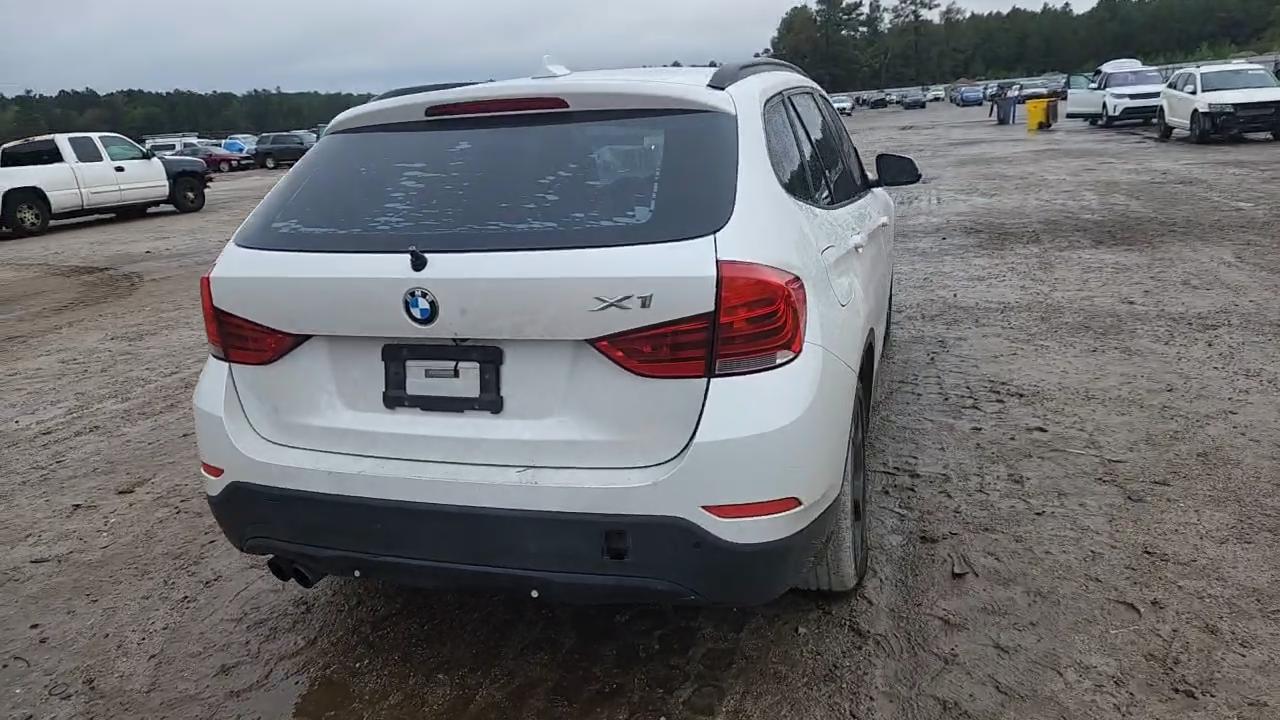 Фото: WBAVM1C52FV316922