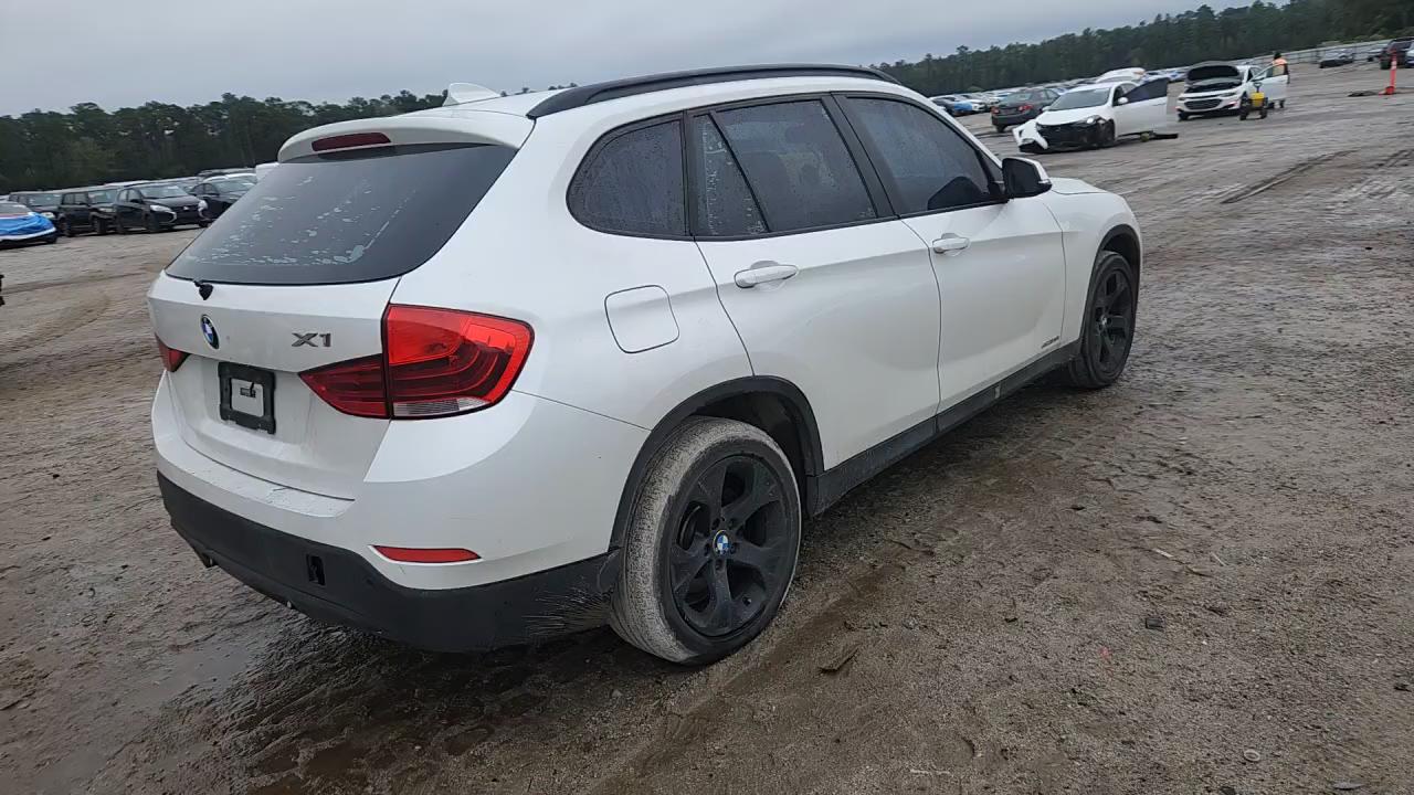 Фото: WBAVM1C52FV316922