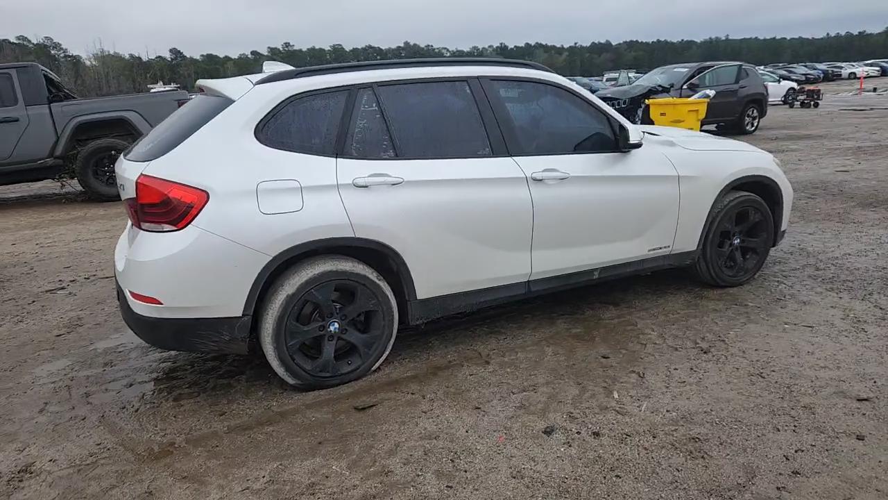 Фото: WBAVM1C52FV316922