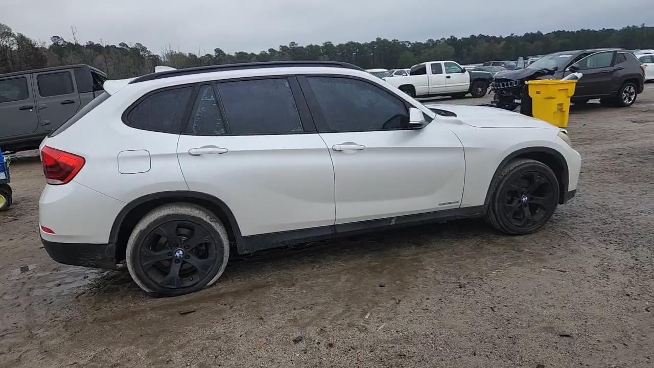 Фото: WBAVM1C52FV316922