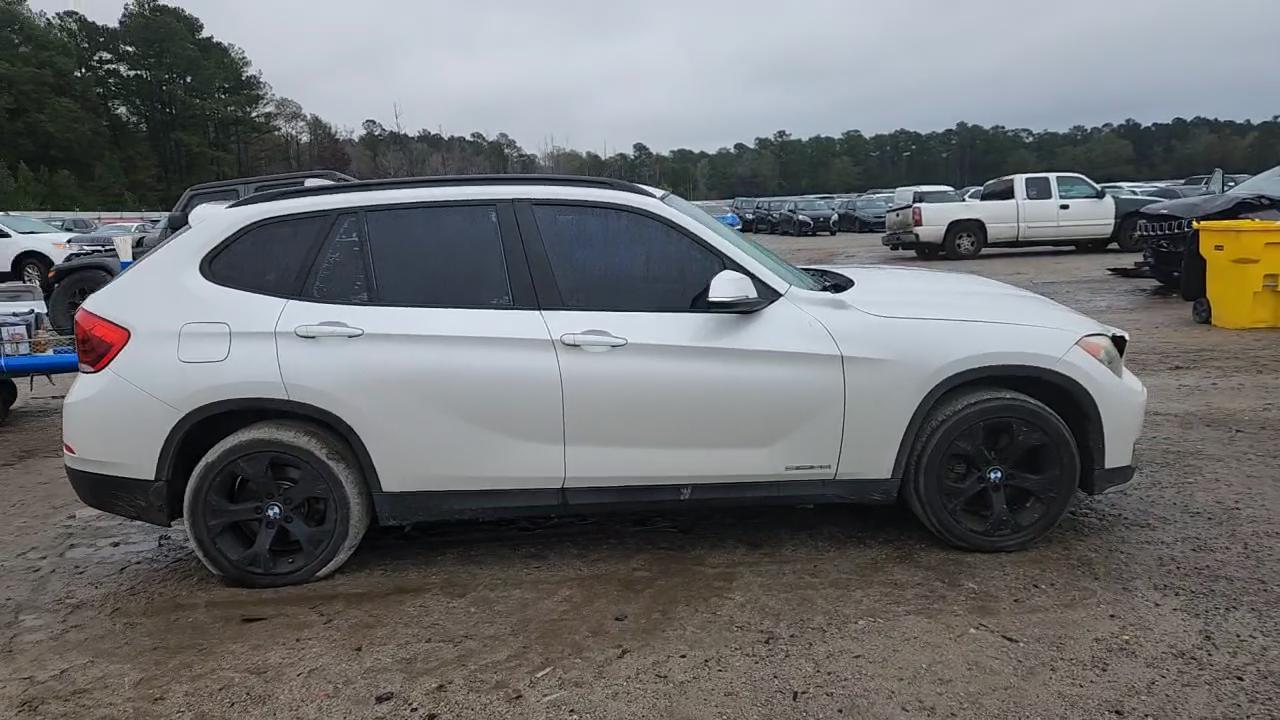 Фото: WBAVM1C52FV316922