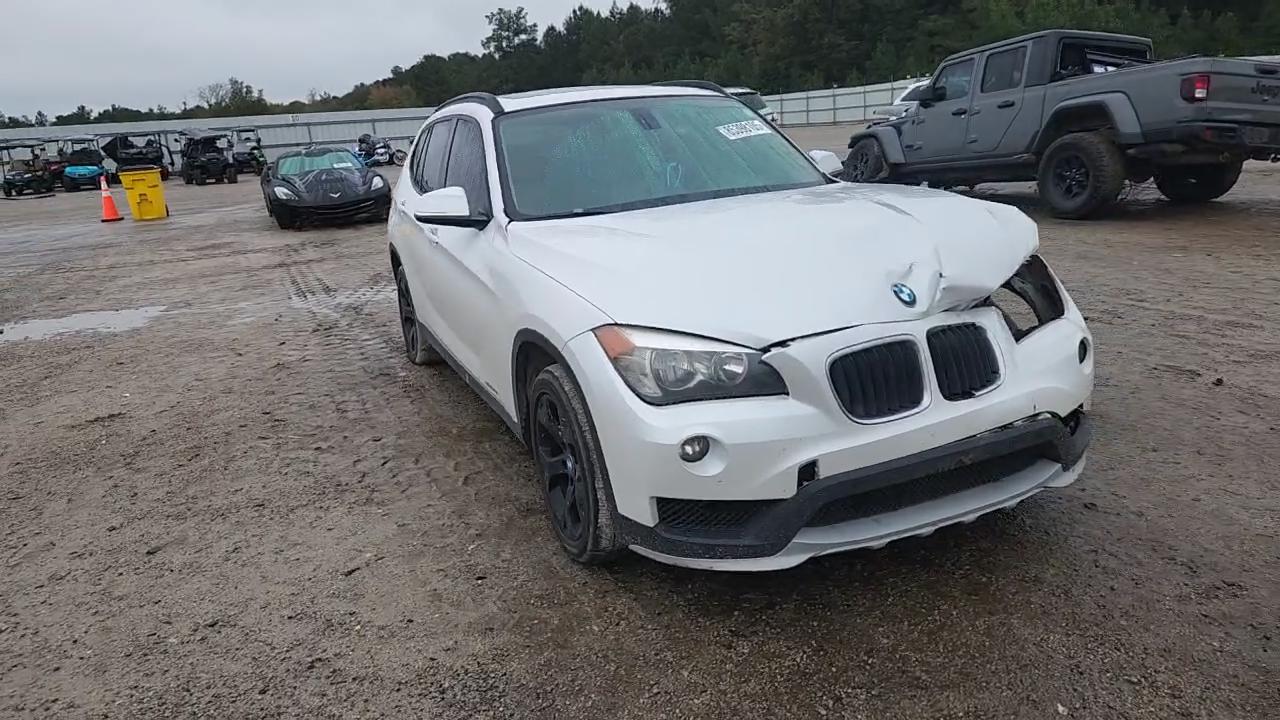 Фото: WBAVM1C52FV316922