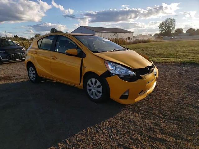 2014 Toyota Prius C VIN: JTDKDTB30E1069519 Lot: 82268235