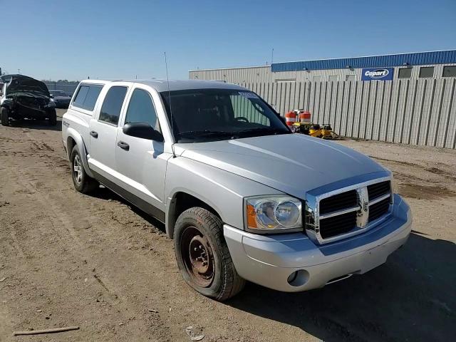 2007 Dodge Dakota Quad VIN: 1D7HW28PX7S261686 Lot: 87216195