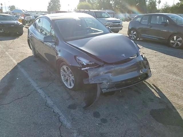 2021 Tesla Model Y VIN: 5YJYGDEE2MF217986 Lot: 82544075