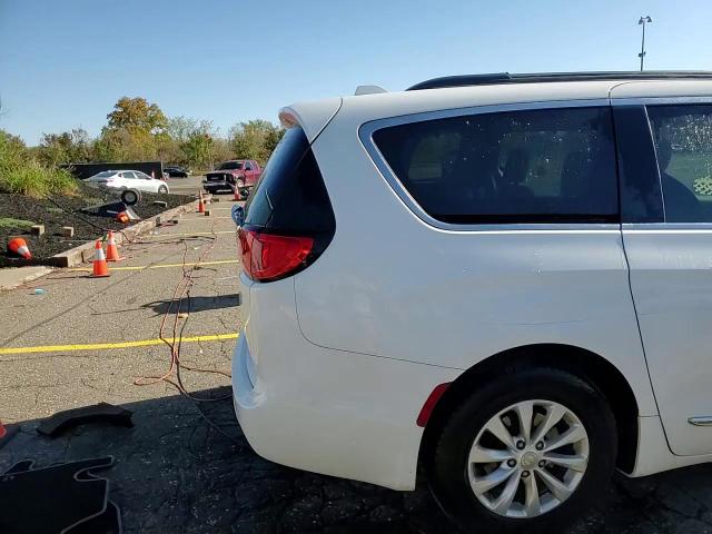 2017 Chrysler Pacifica Touring L VIN: 2C4RC1BG6HR539934 Lot: 85650725