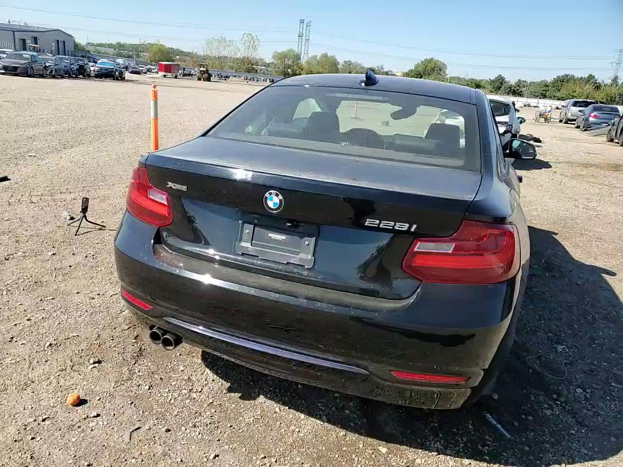 Фото: WBA1G9C59GVX97161