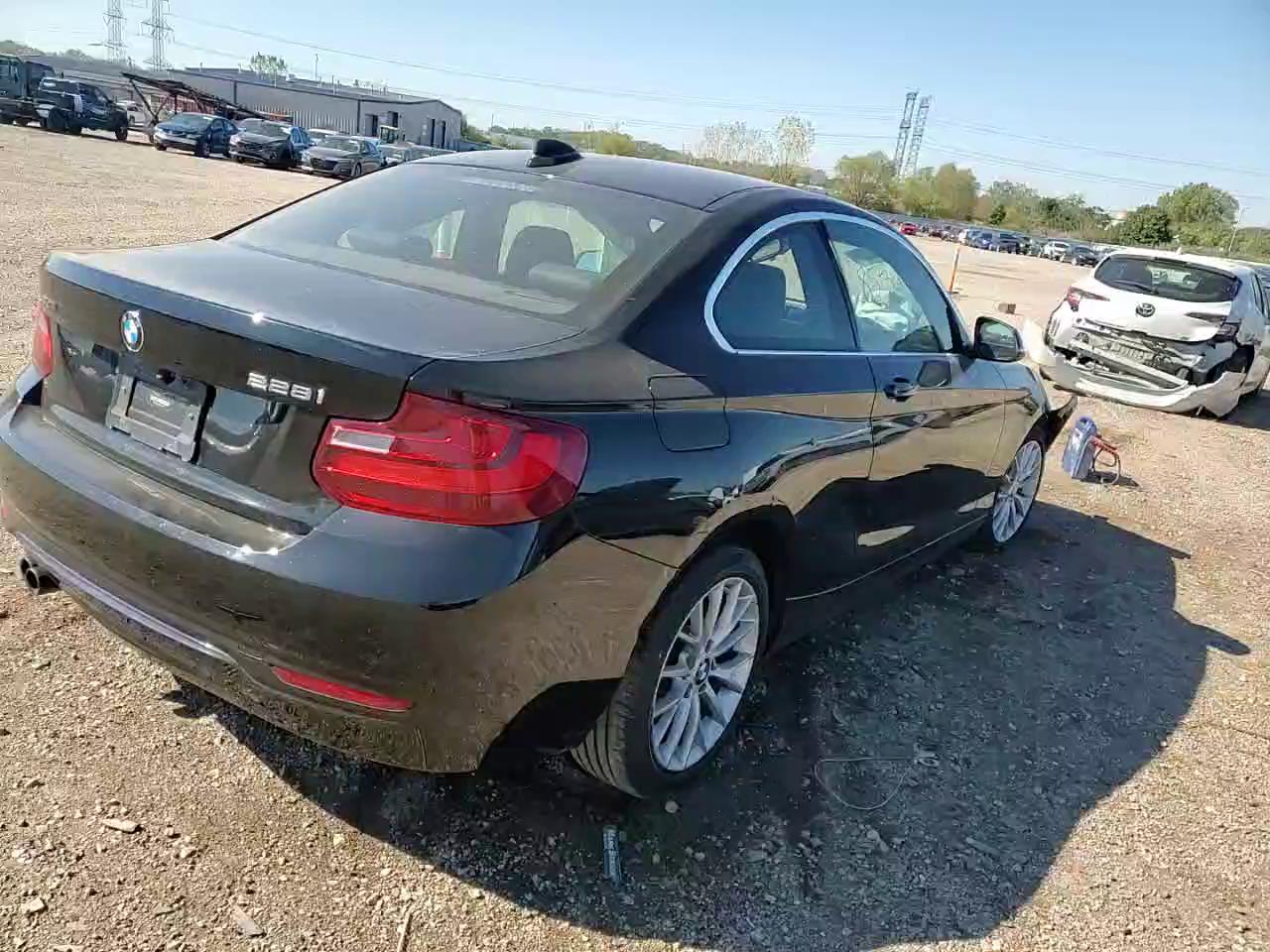 Фото: WBA1G9C59GVX97161