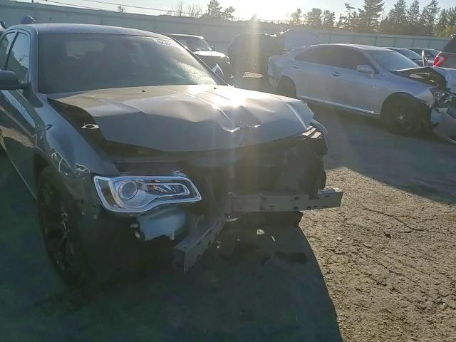 2019 Chrysler 300 S VIN: 2C3CCABG9KH625942 Lot: 82382965