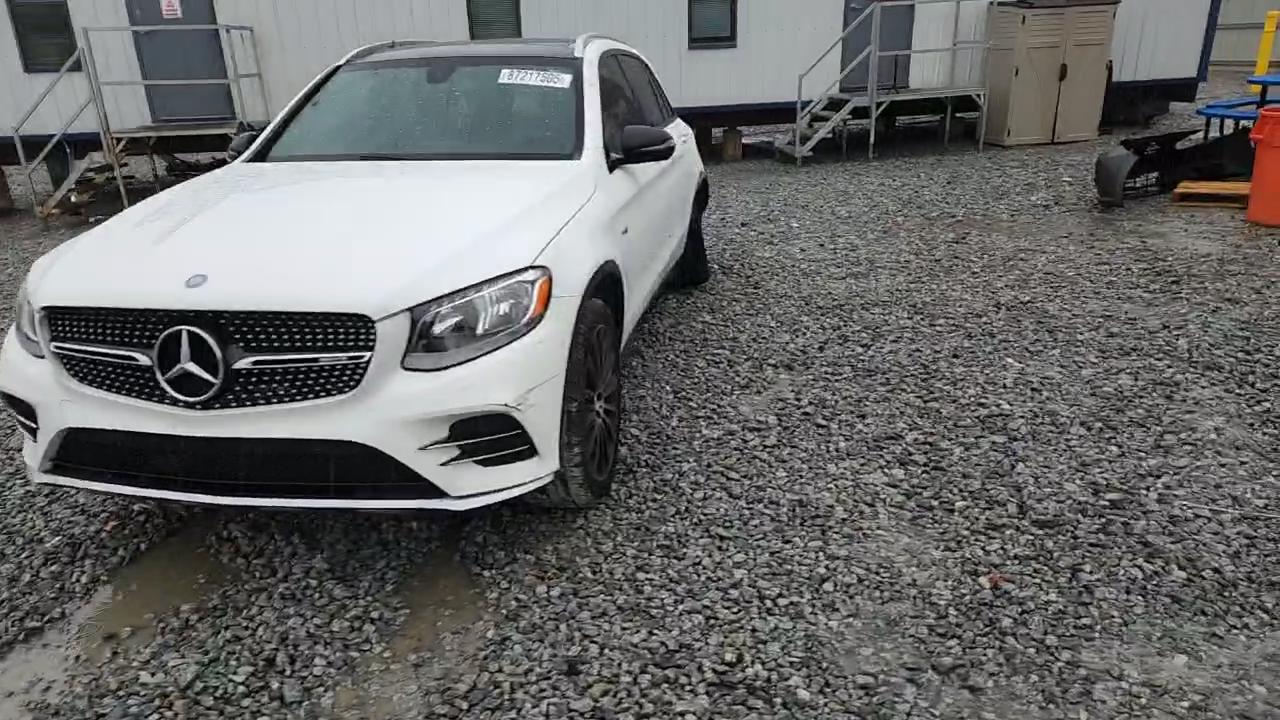 Фото: WDC0G6EB0HF144370