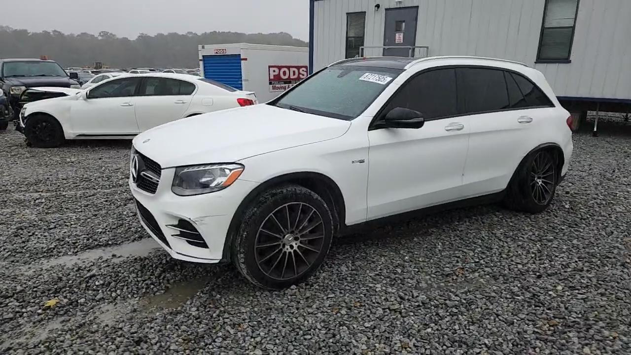 Фото: WDC0G6EB0HF144370