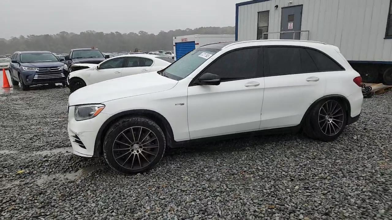 Фото: WDC0G6EB0HF144370