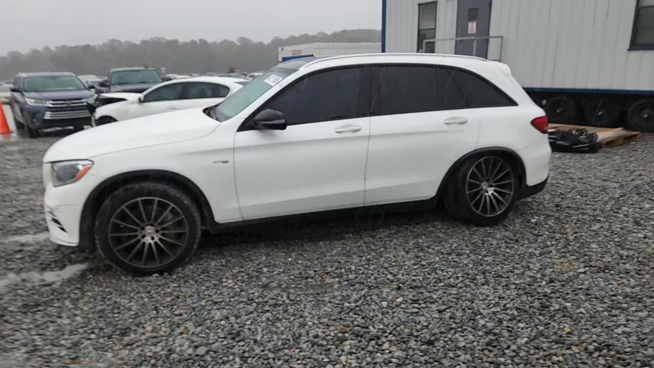 Фото: WDC0G6EB0HF144370