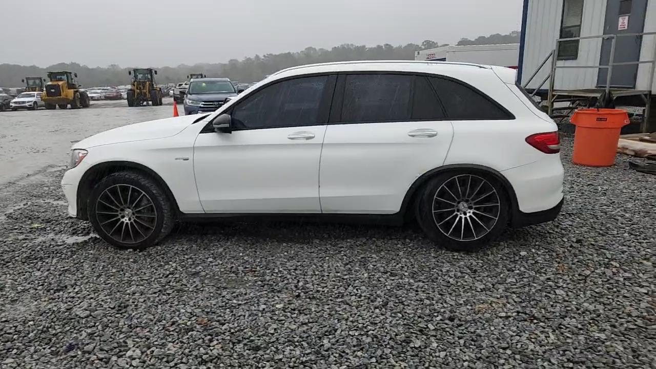 Фото: WDC0G6EB0HF144370