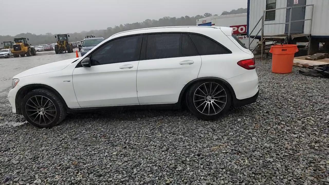 Фото: WDC0G6EB0HF144370