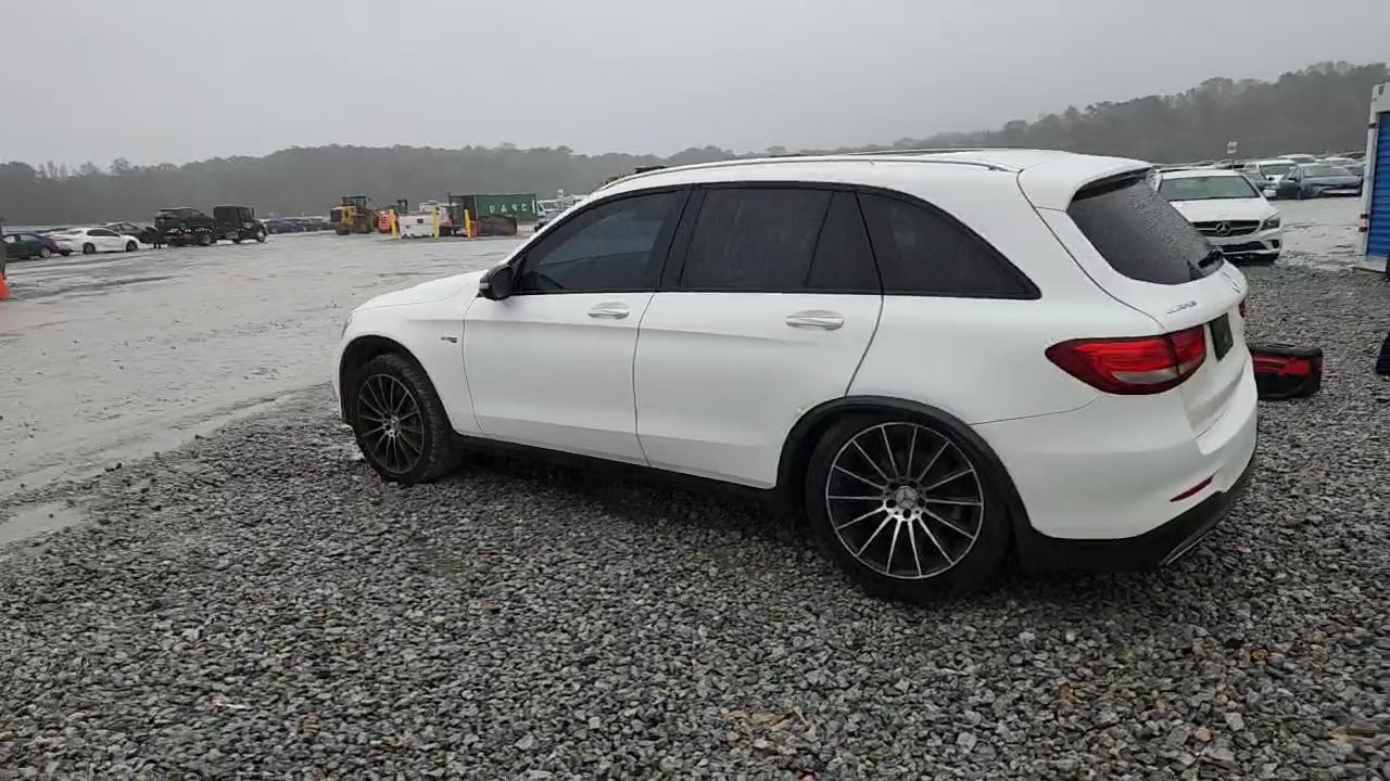 Фото: WDC0G6EB0HF144370